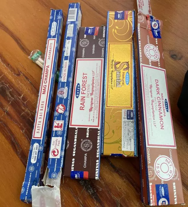 세일기간에 저렴하게 구입했어요 제가 어떤 향을 좋아하는지 몰라 이것저것 조금씩 구입