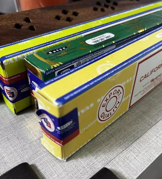 구매한 제품 : 나그참파, 파출리, 화이트 세이지, 레몬 그라스
