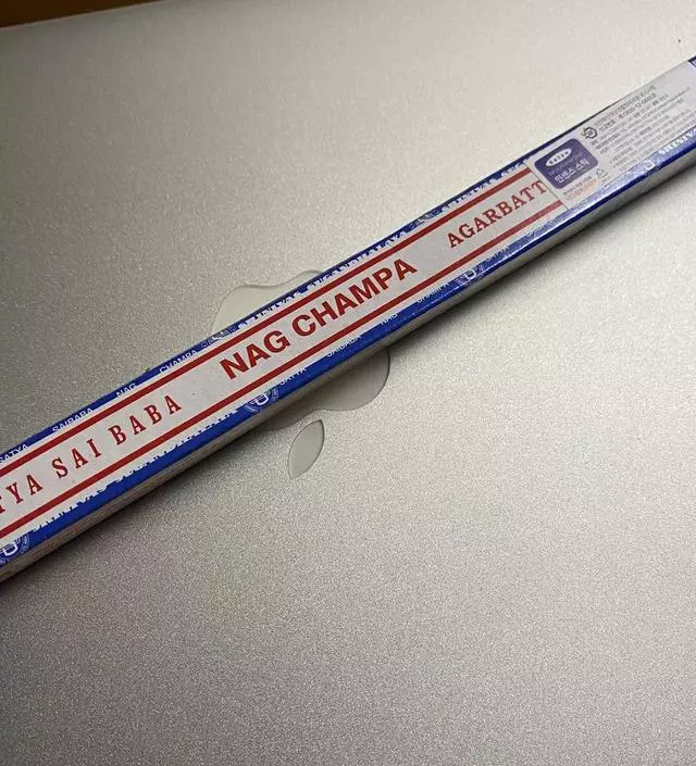 은은하고 좋아요 피워도 좋고 그냥 둬도 좋고 8개정도 들어잇어요
