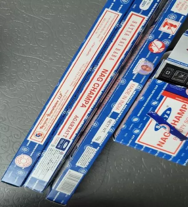 백화점보다 훨 더 좋은 가격으로 구입했는데 비누도 덤으로 받고 향도 맘에 들어요
