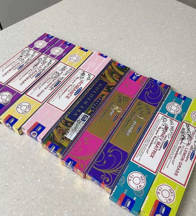 재구매입니다.. 좋았던 향이랑 새로운 향도 추가해서 구매 했어요~
