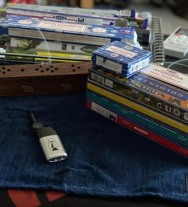 인센스 아직 많은데 이번에 이벤트도 라고 받침대도 다른걸로 하나 구매했는데 너무 이