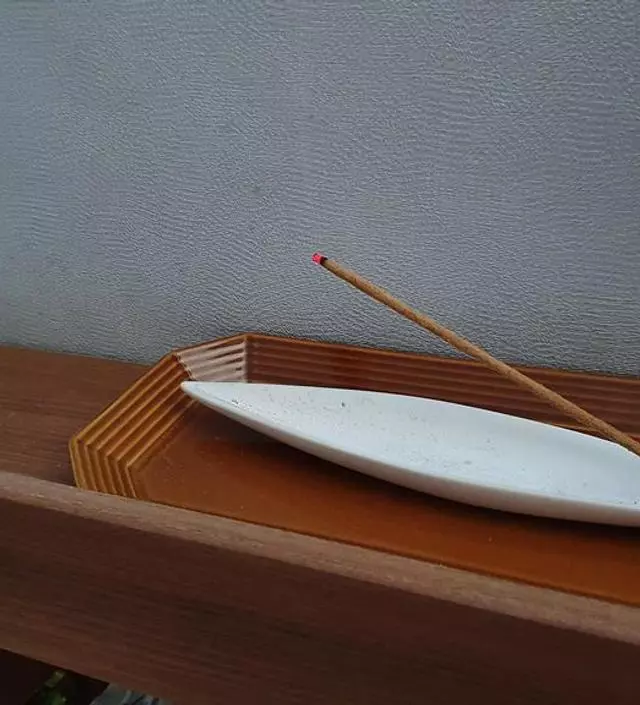 배송도 빠르고 향도 좋아요~평소 다른데서 구매했었는데 여기가 공식판매처인거 같아서