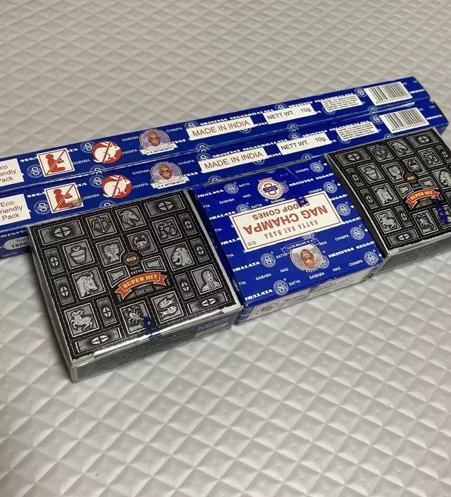 향을 피우지않았는데도ㅋ 냄새가 폴폴 납니다 너무 좋네요ㅋ 역하지않고 은은하게 나서