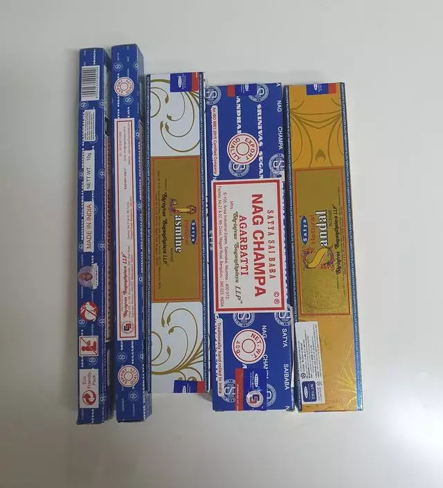 만족합니다. 배송이 늦어질줄알고 취소했는데 빨리 배송되었고 같이 주신 라이터도 좋아