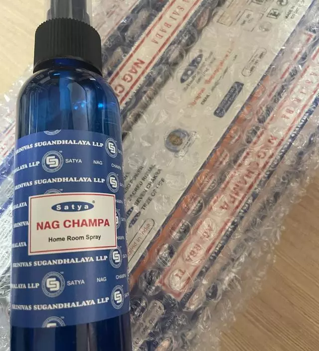 행사때 싸게 잘 샀어요 향을 피우지 않아도 방 여기저기 두니 웬만한 디퓨져보다 향이 