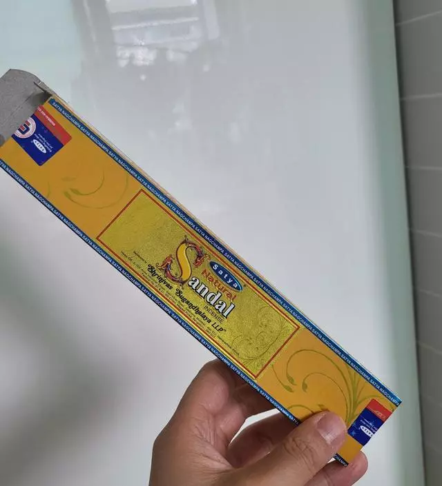 산달 향은 정말 내취향 마음도 편해지고, 많이 무겁지 않아 다른 향들보다 계속 피우게