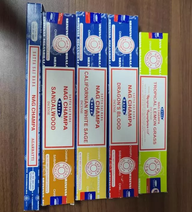 향이 굉장히 다양해서 원하는 인센스 향조 피워볼 수 있어 맘에 듭니다!
