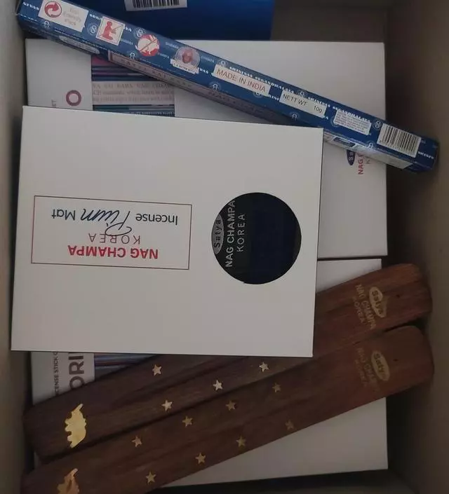 항상 궁금하던 인센스 스틱을 드디어 경험하게되어 기대가 됩니다
