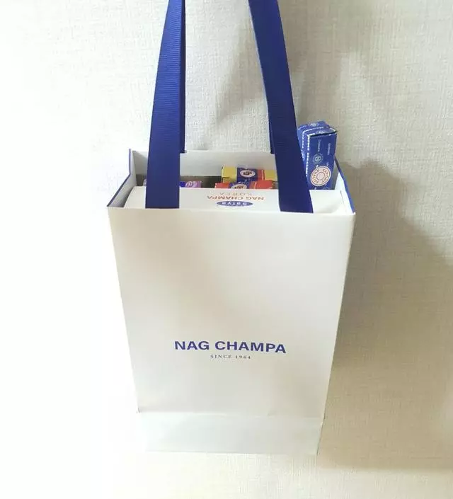 선물로 구입했어요=) 좋아했으면 좋겠네요~ 쇼핑백 잘 받았습니다
