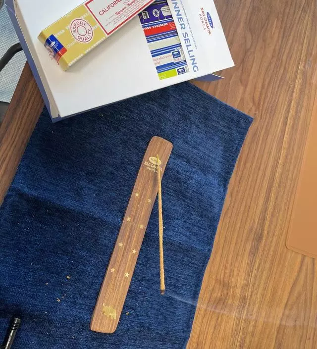 입문자라 걱정했는데 향도 거부감없이 좋아요 몇 종류 안써봤지만 강하지 않고 은은해요