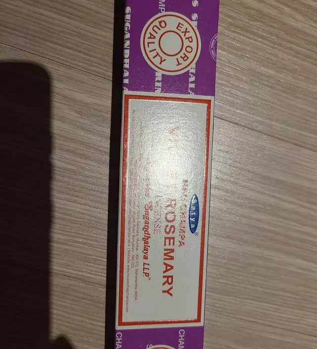 향기가 넘좋네요. 배송도 빨라요
