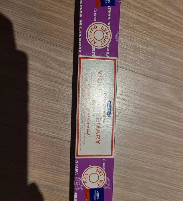 향기가 좋고 늘 애용하던 상품입니다.
