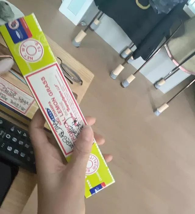 향에 민감한 딸도 요거는 그래도 자기방에 피워도 군말이 없어요.. ㅎ
