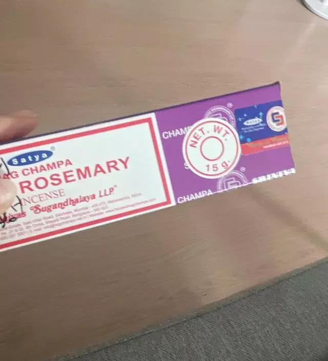 집중력에 도움은 잘 모르겠지만.. 마음을 편안하게 해주는 향이에요..
