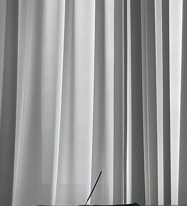 홀더 박스만 쓰다가 요것도 한번 사봤는데 예쁘고 향도 더 진하고 좋네요
