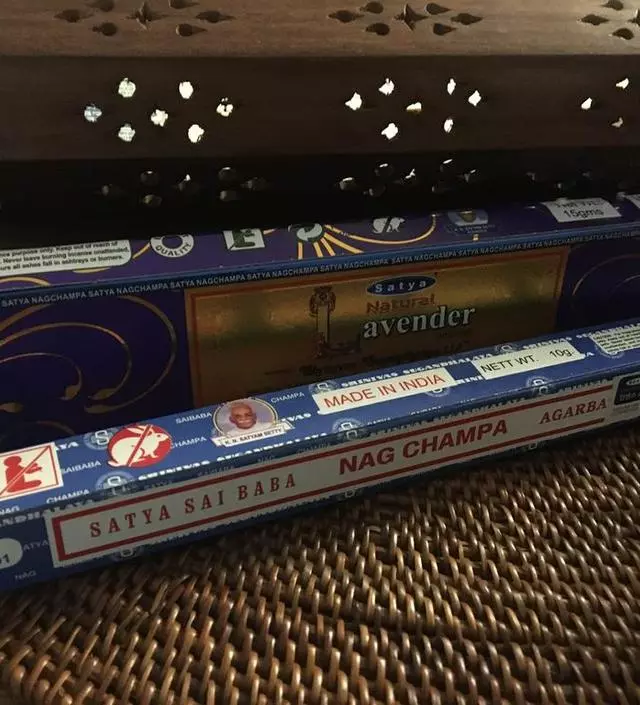 항상 구비해놓는 나그참파~
