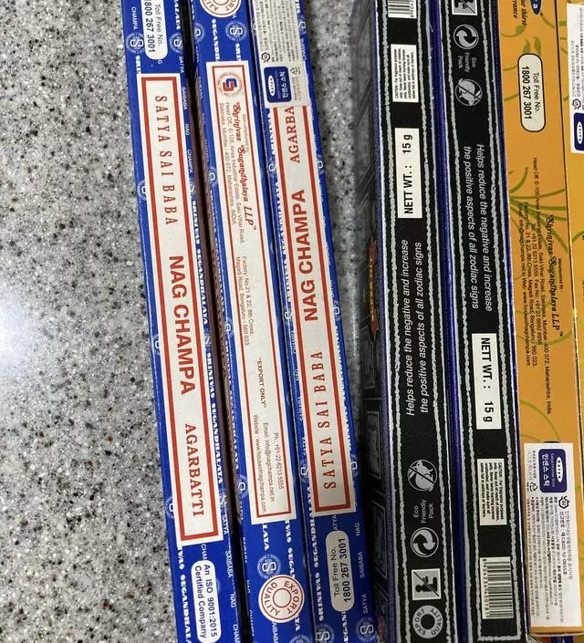 배송도 빠르고 향도 너무 좋아요 서비스로 3개나 주셨어요~
