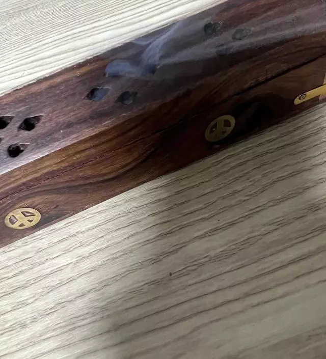 향 너무 힐링입니다! 이제 매일 아침이 기달려져요!! 그리고 특히 인센스 홀덜 쓰니 연