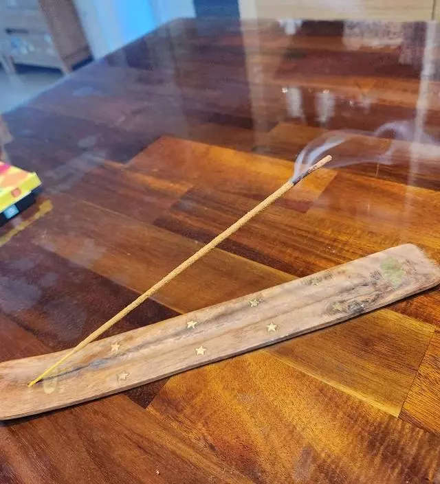 좋아요~ 향 피우고 있으면 집안 공기가 달라지면서 기분도 좋아지네요~~ 운동 할때도 좋