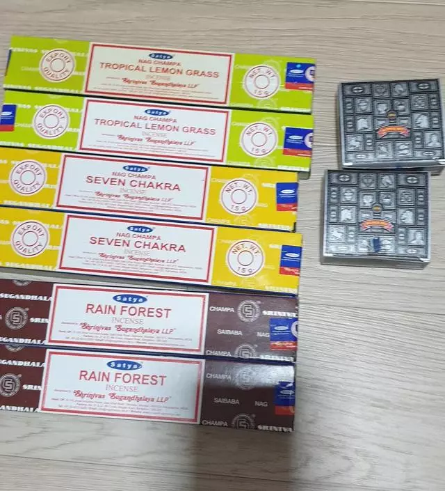 모기향처럼 피우다가 홀더구매해서 인센스 한번 구매해봤습니다~전 세븐 크라챠가 좋네