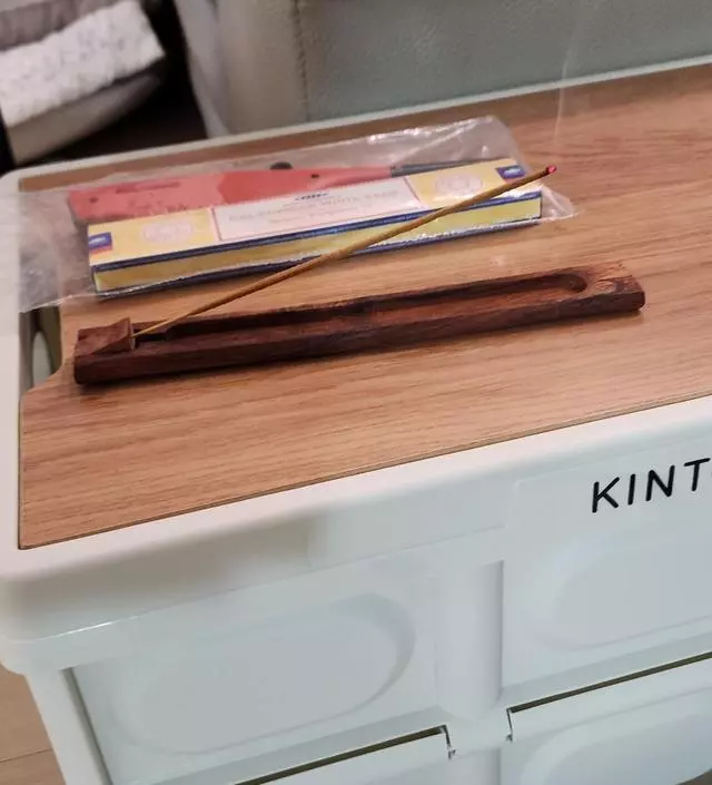 향 너무 좋습니다 피우기 전부터 향이나는데 너무 좋아요
