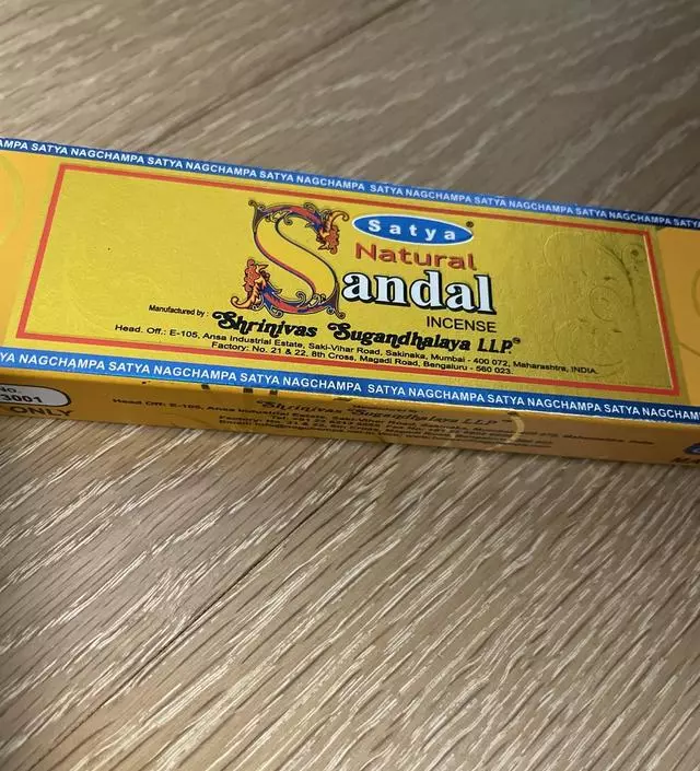 샌달 향 넘 신기해
