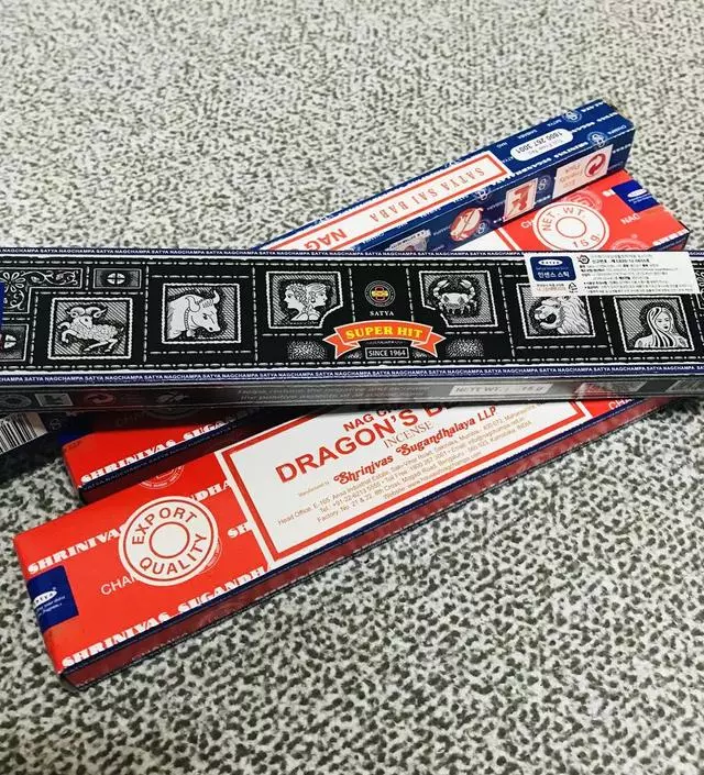 향 피우면 기분전환되고 ~
