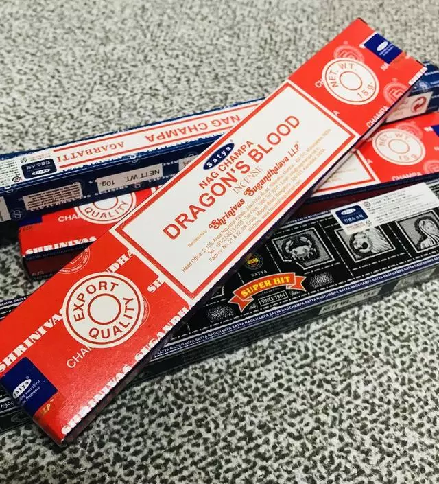 향 피우면 기분전환되고 ~
