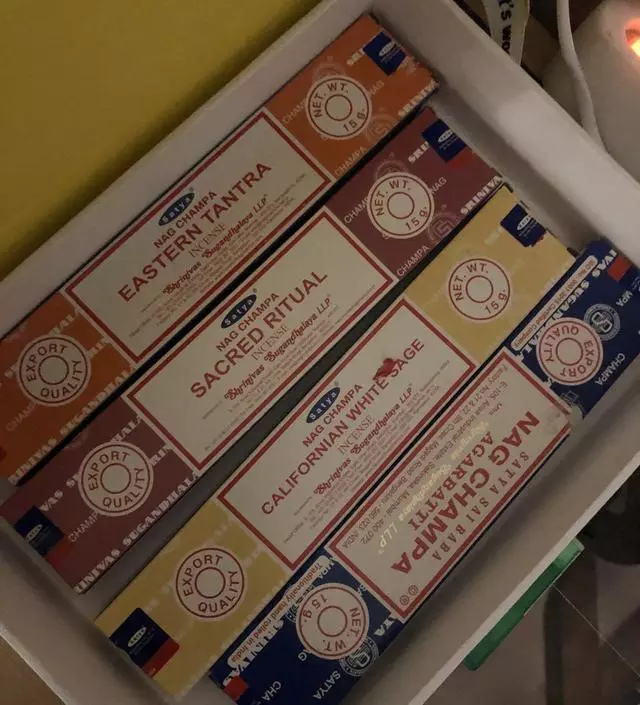 향을 피우지 않아도 향기가 꽤 나서 좋네요
