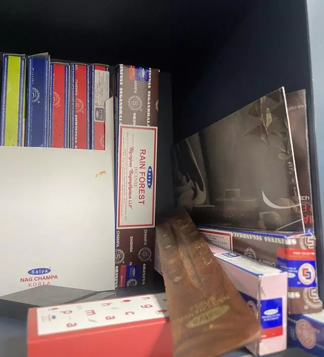 비누향이나서 기분좋은향이예요 발향은 덜하지만
