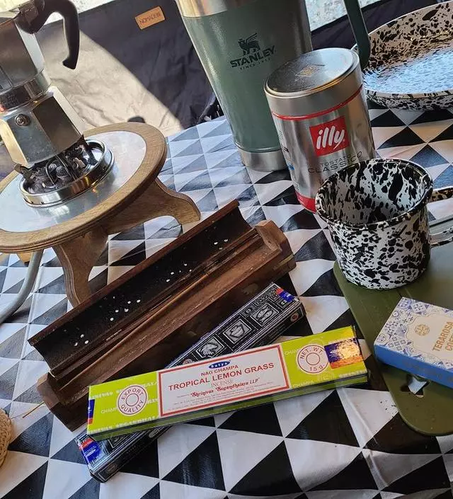 벌써몇년째인지 집 캠핑 꼭 있어야하는 나그참파입니다~^^
