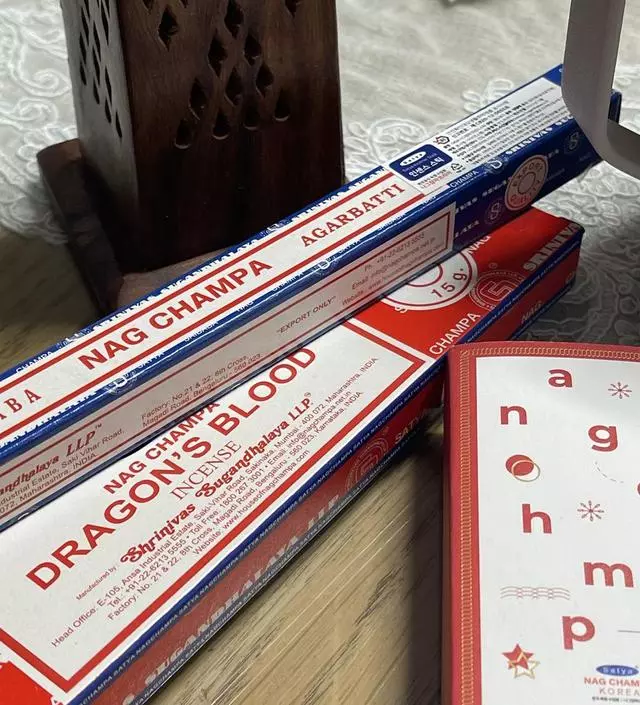 제일 무난한 향이예요. 한동안 안피우다가 우연히 나그참파 비누를 구매해서 손을 씻으