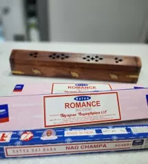 저렴하게 판매하던 이벤트 상품과 제가 사용해보지 않았던 향이 있어 구매했는데 향이 