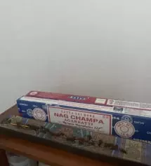 나그참파 가품도 많은데 확실히 정품이 향이더 진하고 차이도 분명하네요
