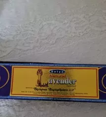 저렴하게 구입해서 잘 쓰고 있어요. 요가원에 가지 않아도 차분하게 명상할 수 있어서 