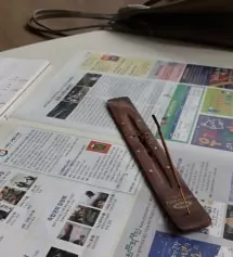 칫솔꽂이도 괜찮고 멋진 받침대 트레이 없어도 괜찮아요
