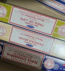 택배박스 겉까지 향기가 나올 만큼 발향이 좋아요!택배박스만 열었는데 엄마가 향피웠냐