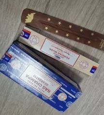 열자마자 비누향이 확 나네요. 직접 피워보면 더 좋을듯 싶습니다.
