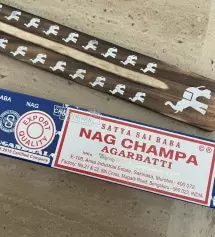 제일 유명하고 시그니처길래 사봤는데 좋아요ㅎㅎ 홀더도 스틱 잘 꽂으면 주변에 안떨어