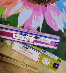 피우기전에 향이 좋아서 통그대로 놔둬도 좋아요
