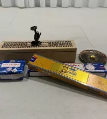 우디한 향 정말 좋아하는 친구라서 우디의 정석을 선물해 봤습니다. 좋아해서 저도 만족