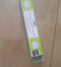 이름 그대로 레몬향이 나요^^상쾌하면서 시원해요.
