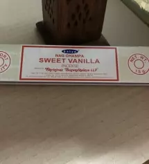 심신 안정을 주는 향이라 하여 이번에 처음 사용해 봅니다. 좋은 향 잘 쓰겠습니다.
