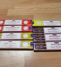 은은하고 여리한 향이에요 봄에 잘 어울리는 느낌이에요
