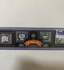 향 피울 때 문 꼭 열고 피워야해요. 향이 좋은 거 같아요~
