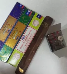 저는 주로 뉴트로 시리즈를 사용하는데 이번엔 평소 사용한 적 없는 향으로 골라봤습니