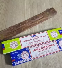 인센스 추가구매했어요. 하루에 스틱을 3-4갤 사용하다보니 금방 쓰겠더라구요. 다른향