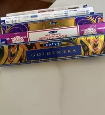 나그참파 2번째 구매인데 이번에는 인센스홀더 이벤트까지 해서 선착순으로 받아서 더더