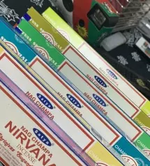 나그참파 특유의 향을 싫어하는분들이 있는데 전 개인적으로 향 냄새가 좋아서 가끔 환